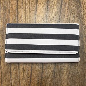 KUT from the Kloth Black & White Vegan Leather Tri-Fold Wallet 7.5” Chic